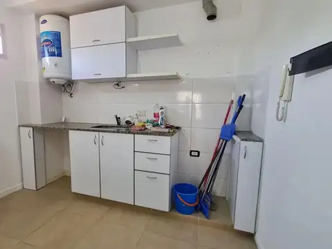 OPORTUNIDAD- MONOAMBINETE  Av. Mitre 4800, Piso 1