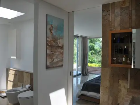 Casa 5 ambientes con 4 baños