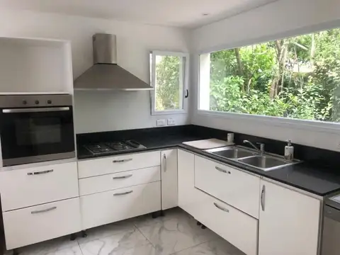 Casa en Alquiler en San Carlos Country Club, USD 1.800