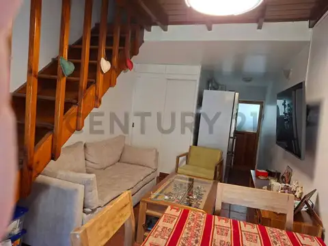 ALQUILER DUPLEX 2 AMBIENTES CASTELAR NORTE- Cochera