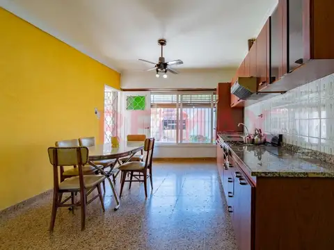 Venta casa 3 amb + Habit o deposito. Monte Grande