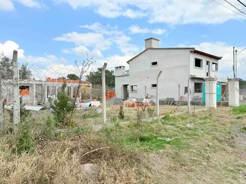 Casa 3 ambientes con 2 baños