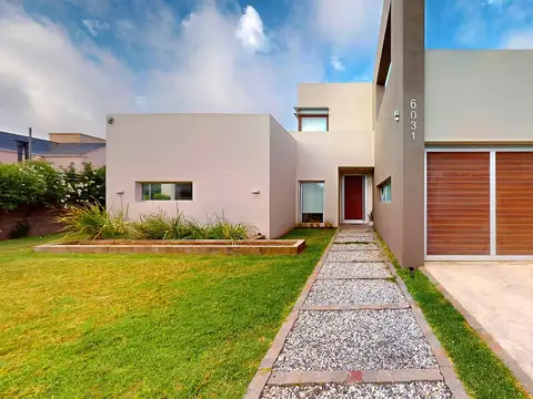 Chalet 5 Ambientes con piscina, jardín y cava - Concepcion Arenal al 6000