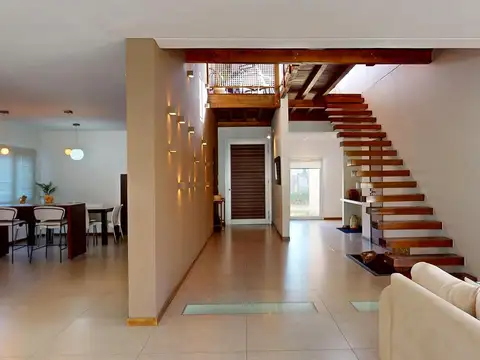 Casa en Venta en Los Pinares, USD 560.000