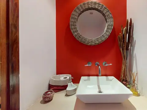 Casa en Venta con 3 cocheras