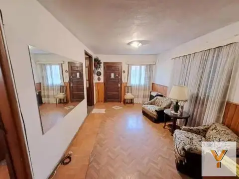 Casa en venta - 3 Dormitorios 2 Baños - Quilmes