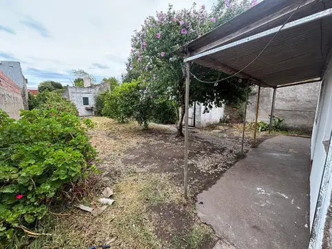 Casa 4 ambientes con 1 baño