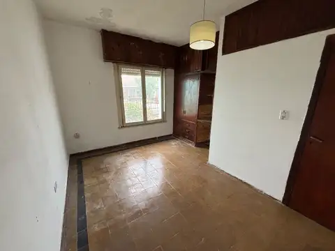 CASA 4 AMB VENTA ZONA INTERMEDIA NECOCHEA, JARDIN