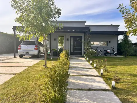 Venta Casa en San Sebastian Area 7 - 4 ambientes