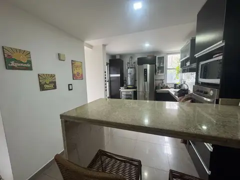 VENTA CASA 4 AMB CON PILETA EL CARMENCITO