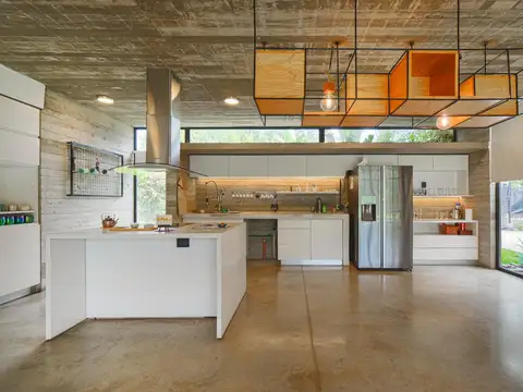 Casa en Venta con 7 cocheras