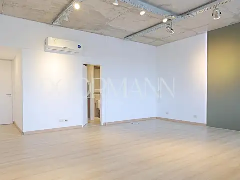 Oficina en Alquiler con 1 cochera