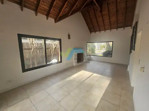 Casa 5 ambientes con 3 baños