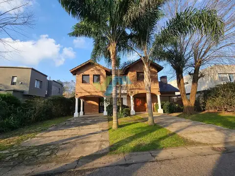 Casa en Alquiler de 4 dormitorios