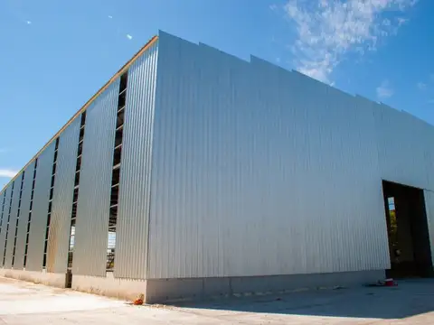 Nave Logística AAA 4.932 m² – Circunvalación y Uriburu