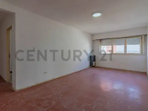 Venta de departamento cuatro ambientes con cochera, Mar del Plata.