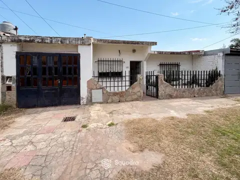 VENTA - Casa 2 dormitorios y dos patios - Fisherton, Rosario.