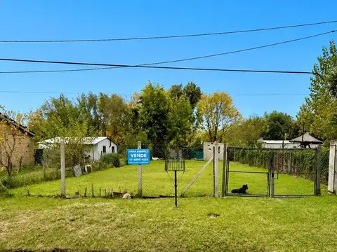 Se vende lote de 497m2 con mejoras en torres, Luján.