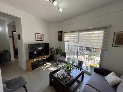 Depto Tipo Casa 4 ambientes con 2 baños