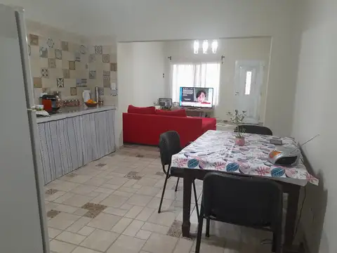 Casa en Venta con 4 cocheras