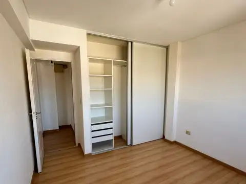 Departamento en Alquiler en Zarate, $ 650.000