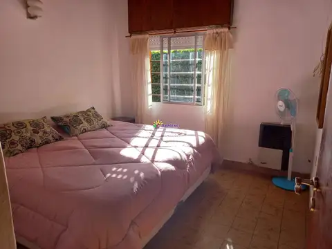 VENDO EN GESELL, CHALET 3 AMB + DEPTO 1 AMB.   