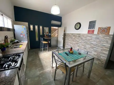 VENTA 2 CASAS DE 3 AMB CON COCHERA - V.ALSINA