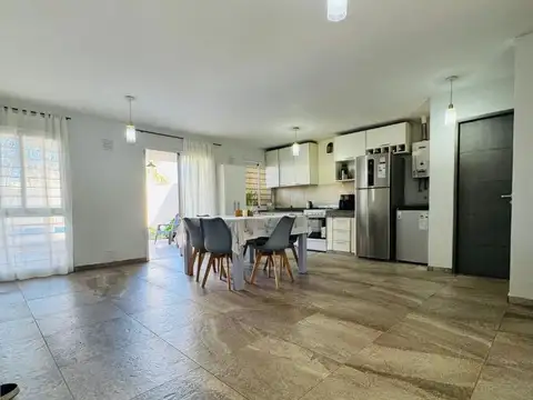 Apto Créd. Lomas del Chateau Dplx 3dorm c/pileta