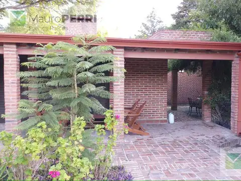 Casa en Alquiler Temporal con 2 cocheras