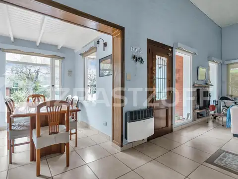 Casa en Venta con 1 cochera