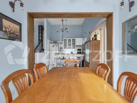 Casa en venta en lote central en CC Larena