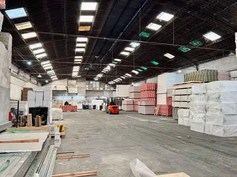 VENTA GALPON INDUSTRIAL LA TABLADA 2 ENTRADAS 