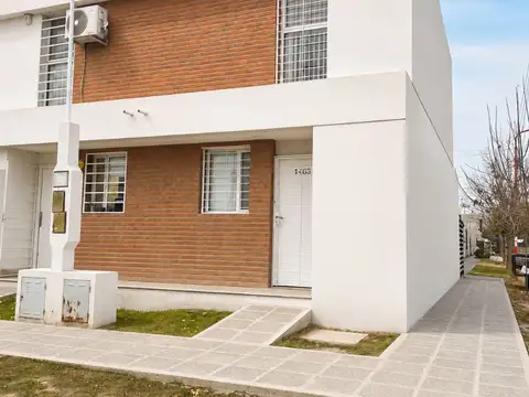 Depto Tipo Casa en Alquiler en General Fernandez Oro, $ 1.200.000
