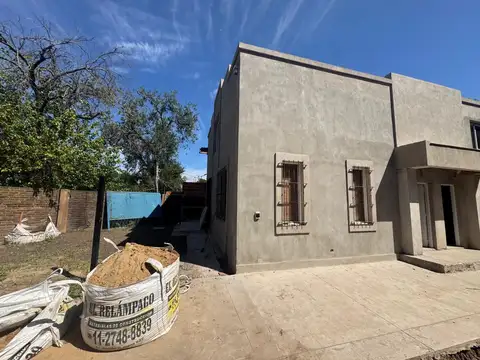 Casa 3 ambientes con 2 baños