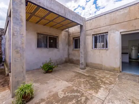 VENTA - PH de 2 dormitorios con 2 patios - Barrio Tiro Suizo. Rosario.