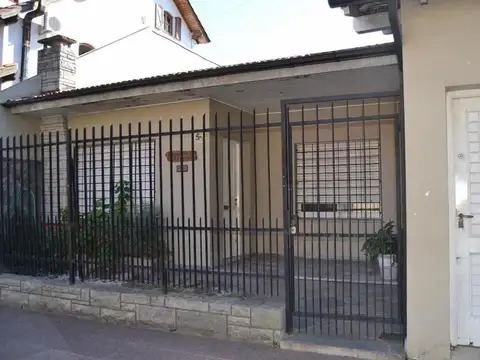 Casa En Venta En Villa Ballester De 6 Ambientes En Lote Prop