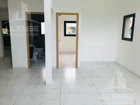 Casa 4 ambientes en venta - Barrio Las Golondrinas