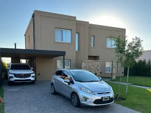 Casa en Venta en Santa Ana, USD 415.000