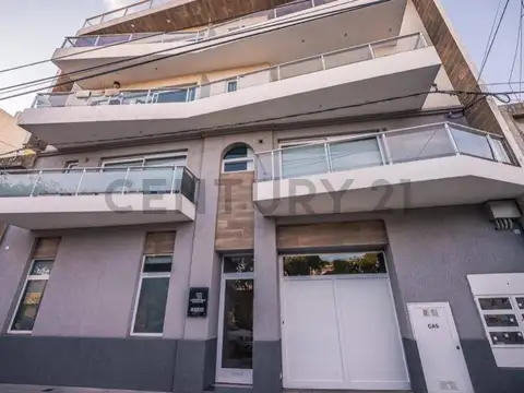 VENTA DE DEPARTAMENTO DE UN DORMITORIO Y MEDIO - UBICACIÓN CENTRICA. BARRIO 30 O