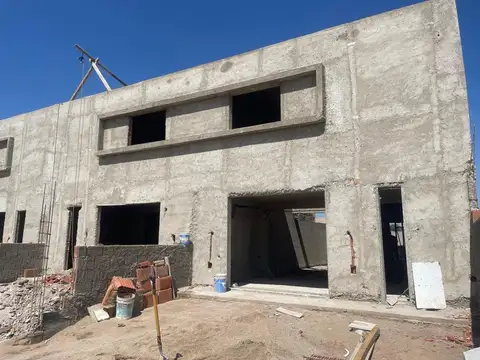 VENTA DUPLEX PREMIUM EN CAMPOS DE MANATIALES