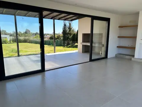 Casa en Alquiler en Ciudad de la Costa, USD 2.500