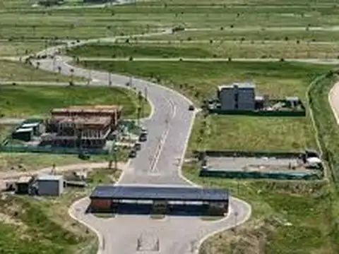 Avenida Héroes de Malvinas 400