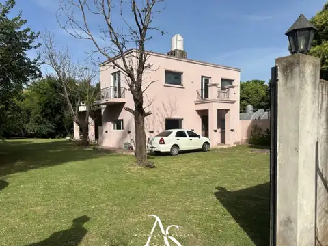 Casa 5 ambientes con 3 baños