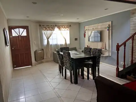 Depto Tipo Casa en Venta de 5 ambientes