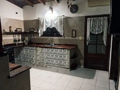 Depto Tipo Casa 5 ambientes con 2 baños