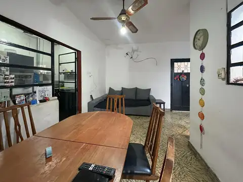 Casa 5 ambientes con 2 baños