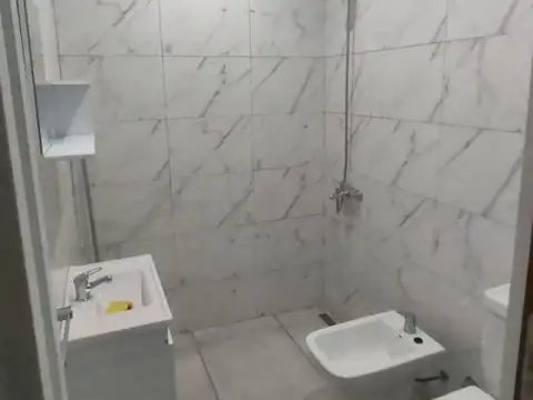 Departamento en Alquiler en Villa Parque Sicardi, $ 600.000