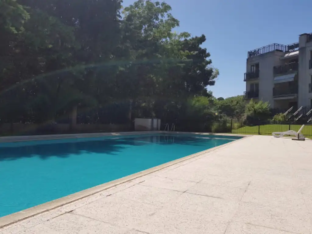 Áreas comunes piscina, gimnasio en Punta Chica Village