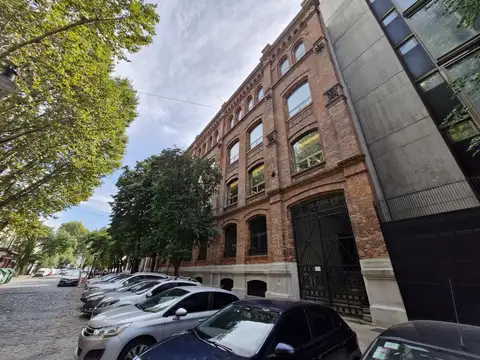 Oficina a la venta muy luminosa en San Telmo