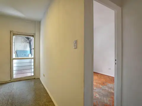 DEPTO 2 AMB C/LAVADERO - VENTA / PARQUE PATRICIOS